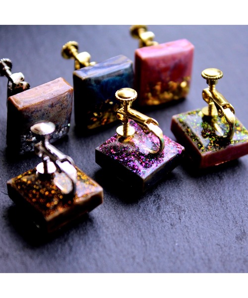 tone（トーン）の「【Willija】金属アレルギー対応《Taily leaf》美濃焼タイルイヤリング(MA)（イヤリング・レディース・ブラウン/ピンク/ネイビー・FREE）」の6枚目の写真