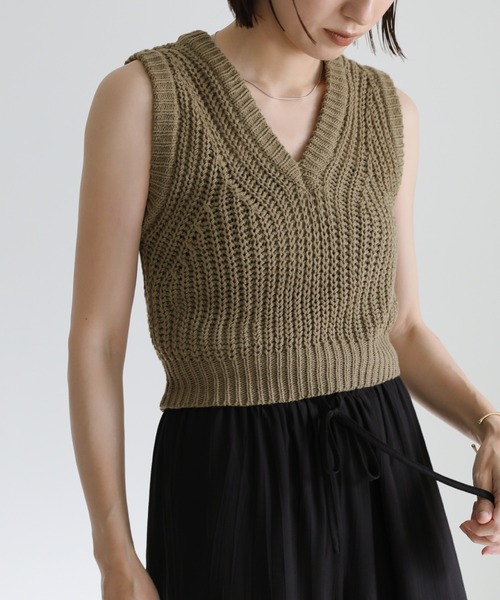 select MOCA(セレクトモカ)の「透かし編みニットショートベスト(ベスト・レディース・カーキ/アイボリー/ブラック/ブルー・FREE)」の3枚目の写真