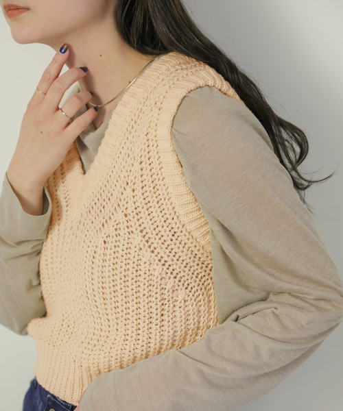 select MOCA(セレクトモカ)の「透かし編みニットショートベスト(ベスト・レディース・カーキ/アイボリー/ブラック/ブルー・FREE)」の22枚目の写真