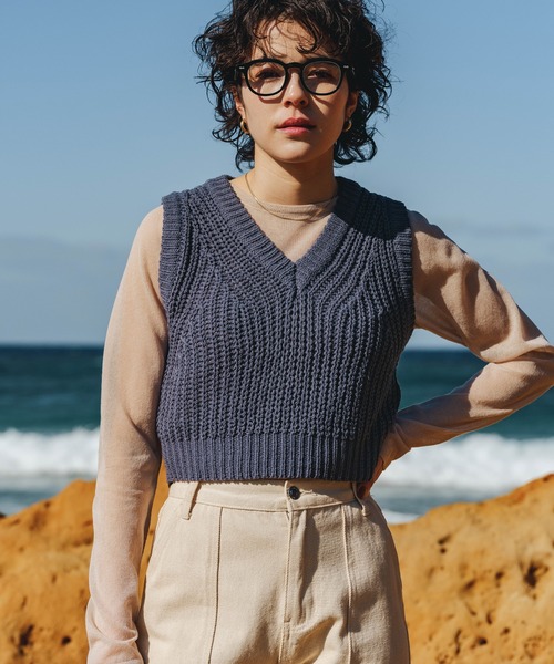 select MOCA(セレクトモカ)の「透かし編みニットショートベスト(ベスト・レディース・カーキ/アイボリー/ブラック/ブルー・FREE)」の8枚目の写真