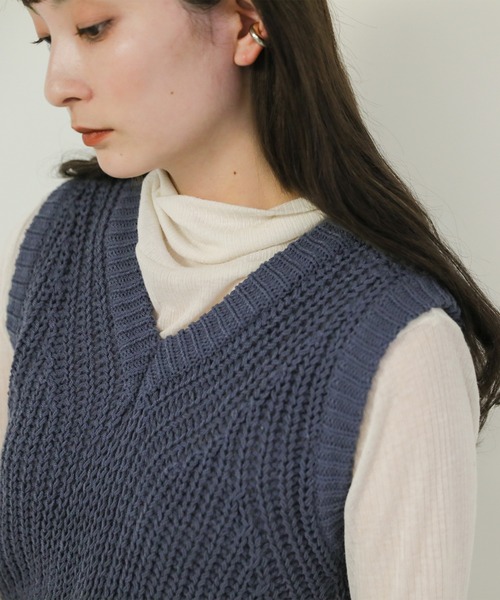 select MOCA(セレクトモカ)の「透かし編みニットショートベスト(ベスト・レディース・カーキ/アイボリー/ブラック/ブルー・FREE)」の18枚目の写真