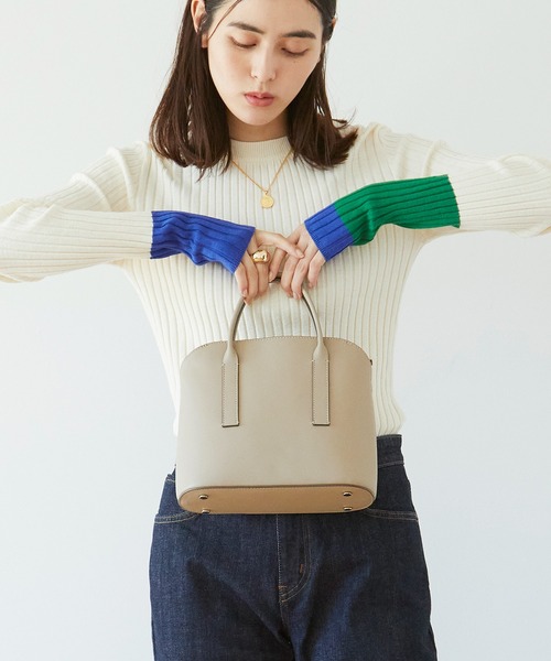 TREASURE TOPKAPI(トレジャートプカピ)の「【TREASURE TOPKAPI/トプカピ トレジャー】 スタイリッシュ スクエアハンドバッグ(ハンドバッグ・レディース・ブラック/グレイッシュベージュ・FREE)」の2枚目の写真