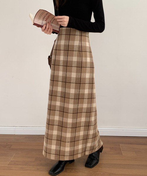 ECLIN（エクラン）の「バックスリットチェック柄ロングスカート（スカート・レディース・チャコールグレー/ベージュ/ネイビー・S/M）」の2枚目の写真