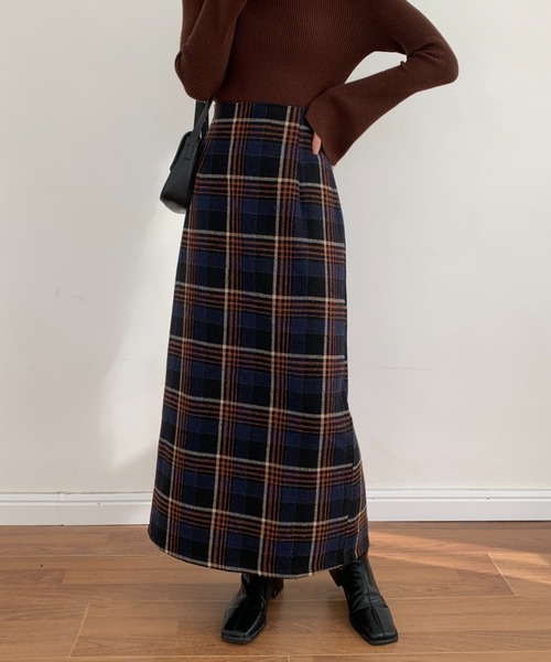 ECLIN（エクラン）の「バックスリットチェック柄ロングスカート（スカート・レディース・チャコールグレー/ベージュ/ネイビー・S/M）」の3枚目の写真