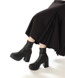ローヒールストレッチ厚底ショートブーツ
