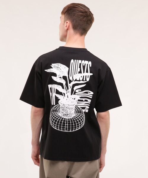 MANASTASH（マナスタッシュ）の「MANASTASH/マナスタッシュ/Ci Tee QUESTS（Tシャツ/カットソー・メンズ・パープル/ホワイト/ブラック・MEDIUM/LARGE/X-LARGE/XX-LARGE）」の3枚目の写真