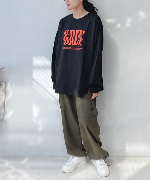 AS KNOW AS plus(アズノゥアズプラス)の「○WAVEロゴ 発泡プリントロンT(Tシャツ/カットソー・レディース・ダークブルー/ブラック/オートミール/オフホワイト・FREE)」の7枚目の写真