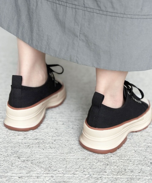 Java(ジャバ)の「《JaVaジャバ 別注》Campus Style 厚底スニーカー(スニーカー・レディース・ベージュ/ホワイト/ブラック/ブラック系・XX-LARGE/LARGE/X-LARGE/MEDIUM/SMALL/XXX-LARGE)」の14枚目の写真