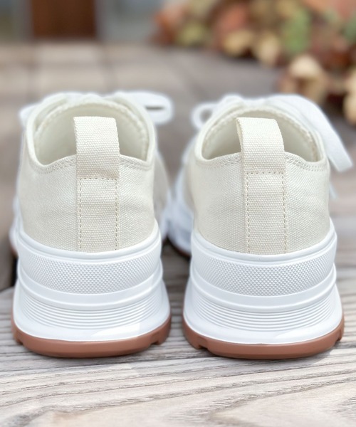 Java(ジャバ)の「《JaVaジャバ 別注》Campus Style 厚底スニーカー(スニーカー・レディース・ベージュ/ホワイト/ブラック/ブラック系・XX-LARGE/LARGE/X-LARGE/MEDIUM/SMALL/XXX-LARGE)」の20枚目の写真