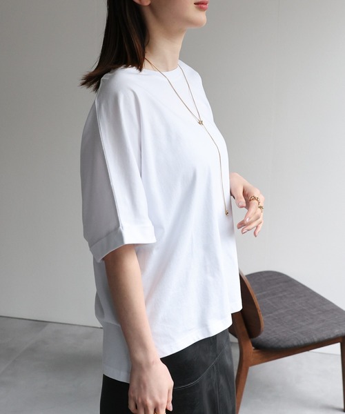 sakishimatokyo(サキシマトーキョー)の「【USAコットン】 オーバーサイズTシャツ 袖ロールアップ(Tシャツ/カットソー・レディース・ネイビー/ホワイト/ブラック/アイボリー/グレイッシュベージュ・FREE)」の9枚目の写真