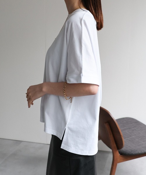 sakishimatokyo(サキシマトーキョー)の「【USAコットン】 オーバーサイズTシャツ 袖ロールアップ(Tシャツ/カットソー・レディース・ネイビー/ホワイト/ブラック/アイボリー/グレイッシュベージュ・FREE)」の13枚目の写真