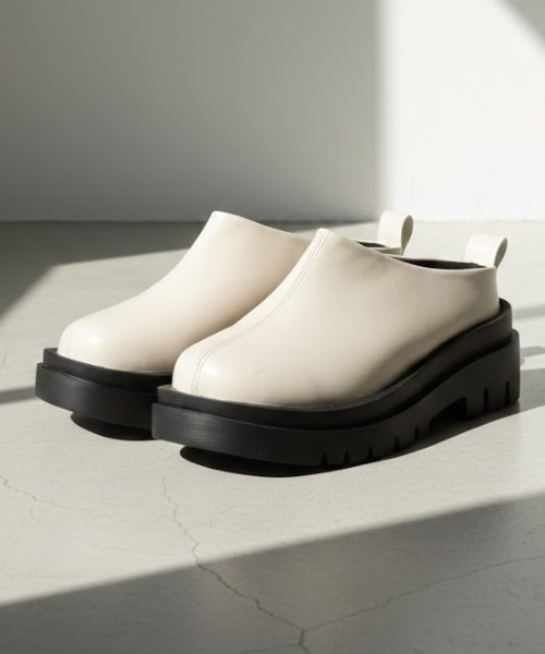 LibertyDoll（リバティードール）の「ボリュームソールサボサンダル（スリッポン・レディース・アイボリー/ブラック・S/M/L/LL）」の2枚目の写真