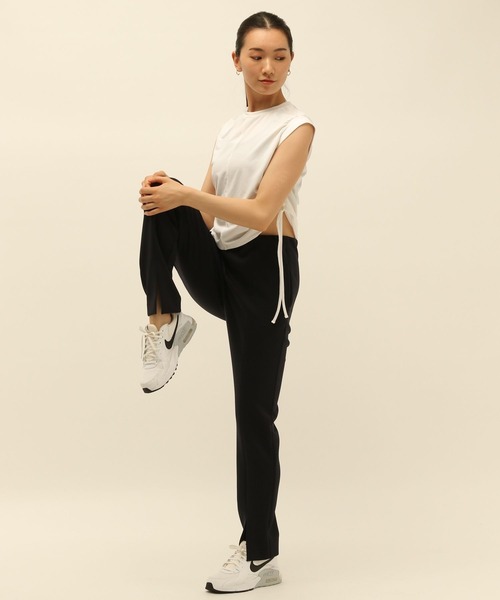 HEREIAM（ヘレイアム）の「【HEREIAM】吸水速乾／サイドギャザータンク（タンクトップ・レディース・チャコール/ホワイト・SMALL/MEDIUM）」の4枚目の写真