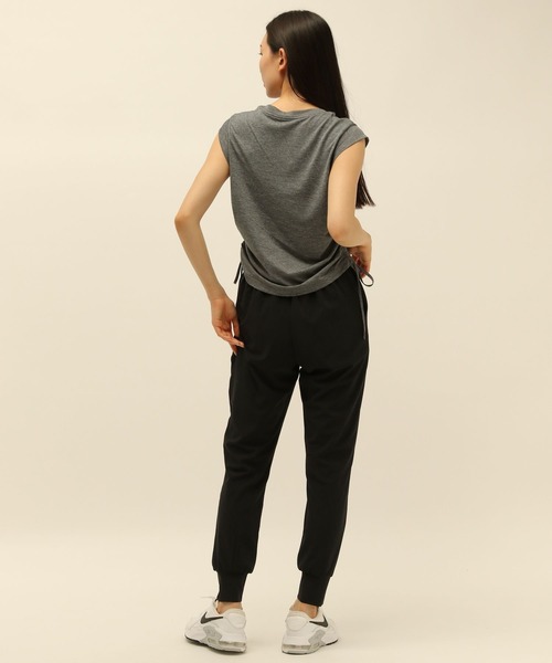 HEREIAM（ヘレイアム）の「【HEREIAM】吸水速乾／サイドギャザータンク（タンクトップ・レディース・チャコール/ホワイト・SMALL/MEDIUM）」の6枚目の写真