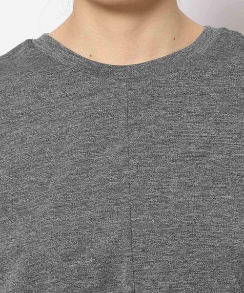 HEREIAM（ヘレイアム）の「【HEREIAM】吸水速乾／サイドギャザータンク（タンクトップ・レディース・チャコール/ホワイト・SMALL/MEDIUM）」の11枚目の写真