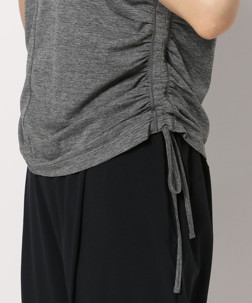 HEREIAM（ヘレイアム）の「【HEREIAM】吸水速乾／サイドギャザータンク（タンクトップ・レディース・チャコール/ホワイト・SMALL/MEDIUM）」の13枚目の写真