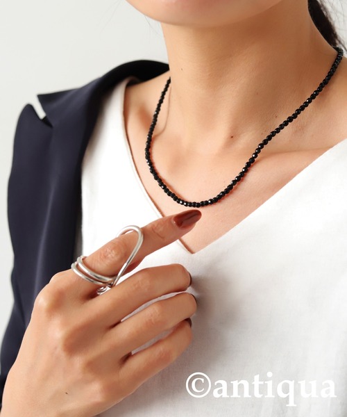 antiqua（アンティカ）の「カラーストーンネックレス（ネックレス・レディース・ブルー/ブラック・FREE）」の3枚目の写真