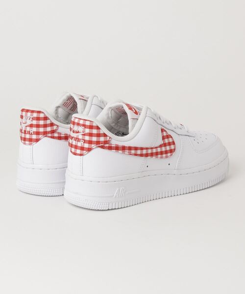 NIKE(ナイキ)の「ナイキ エア フォース 1 '07 ウィメンズシューズ / Nike Air Force 1 '07Women's Shoes<22-29cm 展開>(スニーカー・レディース・ホワイト/ホワイト系その他2/アイボリー・25/28.5/23/22/25.5/26/22.5/29/26.5/27.5/24.5/28/27/24/23.5)」の7枚目の写真