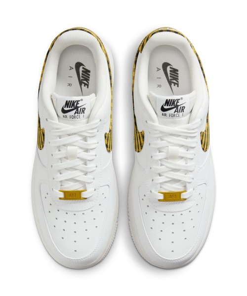 NIKE(ナイキ)の「ナイキ エア フォース 1 '07 ウィメンズシューズ / Nike Air Force 1 '07Women's Shoes<22-29cm 展開>(スニーカー・レディース・ホワイト/ホワイト系その他2/アイボリー・25/28.5/23/22/25.5/26/22.5/29/26.5/27.5/24.5/28/27/24/23.5)」の11枚目の写真