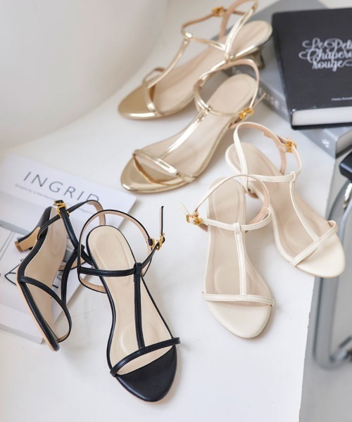 KOBE LETTUCE（コウベレタス）の「ラウンドトゥＴストラップサンダル（サンダル・レディース・ゴールド/ブラック/オフホワイト・L/S/M/LL）」の7枚目の写真