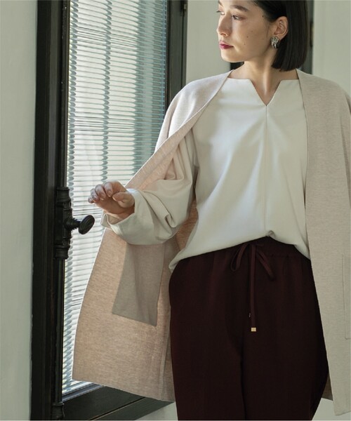 OPAQUE.CLIP（オペークドットクリップ）の「◆パール調ボタンスリーブキーネックカットソー【洗濯機洗い可】（Tシャツ/カットソー・レディース・ブラック/オフホワイト/ブルー/ブラウン系その他・36/40/38/42）」の12枚目の写真