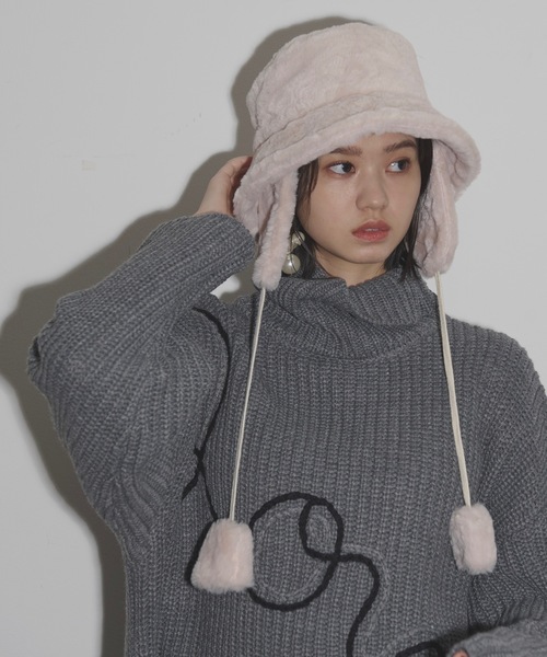 THE YOn(ザヨン)の「イヤーマフエコファーバケットハット(ハット・レディース・ベージュ/ブラック/アイボリー・FREE)」の2枚目の写真