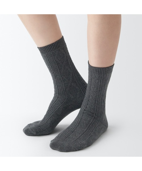 無印良品（ムジルシリョウヒン）の「足なり直角　履き口やわらか　柄編み　靴下（婦人）（ソックス/靴下・レディース・アイボリー/チャコールグレー/グレー/ブラック/オフホワイト/スモークピンク/アクア/レンガ/ブラウン系3/ブラウン・21-23cm/23-25cm）」の14枚目の写真
