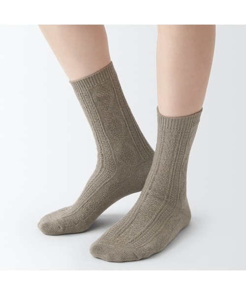 無印良品（ムジルシリョウヒン）の「足なり直角　履き口やわらか　柄編み　靴下（婦人）（ソックス/靴下・レディース・アイボリー/チャコールグレー/グレー/ブラック/オフホワイト/スモークピンク/アクア/レンガ/ブラウン系3/ブラウン・21-23cm/23-25cm）」の17枚目の写真