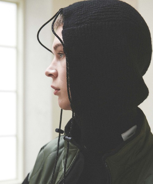 LIBERE（リベーレ）の「STRING WARM HOOD（ニットキャップ/ビーニー・メンズ・ブラック/アイボリー・FREE）」の2枚目の写真