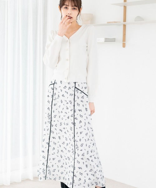 MISCH MASCH(ミッシュマッシュ)の「Vネック総針ビジューカーディガン/MM348402(カーディガン/ボレロ・レディース・ホワイト/ライトグリーン/ブラック/ベージュ/パープル・フリ-)」の15枚目の写真