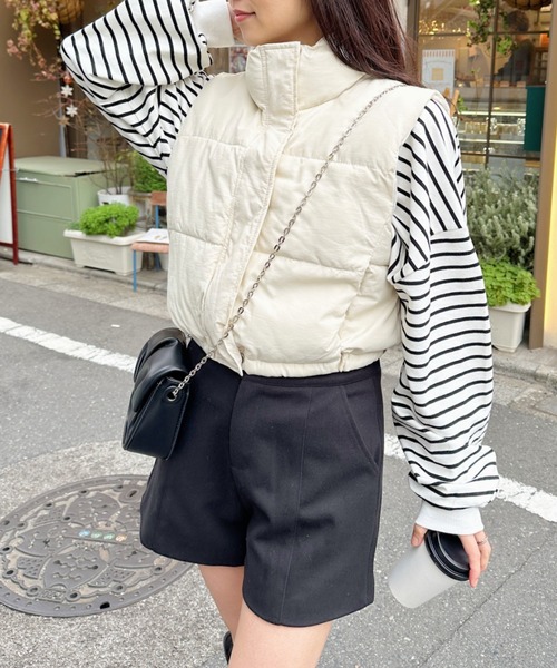 CLEA（クレア）の「コンパクトショート丈ダウンベスト（ダウンベスト・レディース・ブラック/アイボリー/ベージュ/ブラウン・FREE）」の10枚目の写真