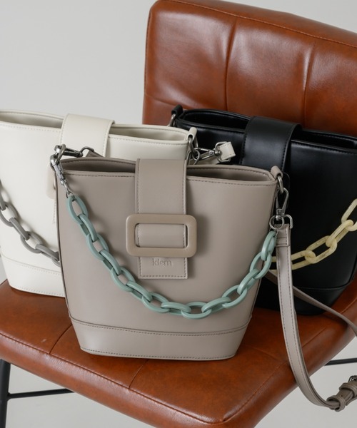 idem(イデム)の「bucket chain bag/チェーン付ショルダーバッグ(ショルダーバッグ・レディース・グレイッシュベージュ/アイボリー/ブラック・FREE)」の3枚目の写真