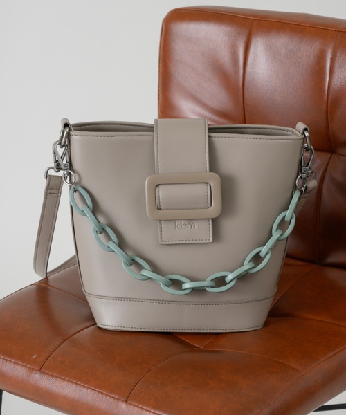 idem(イデム)の「bucket chain bag/チェーン付ショルダーバッグ(ショルダーバッグ・レディース・グレイッシュベージュ/アイボリー/ブラック・FREE)」の6枚目の写真