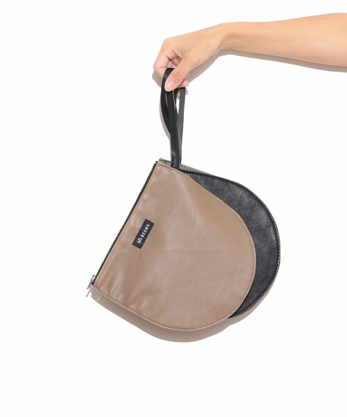 bpr BEAMS（ビーピーアール ビームス ）の「フェイクレザー ポーチ M（ポーチ・メンズ・ブラック/ブラウン系その他4/グレー・ONE SIZE）」の3枚目の写真