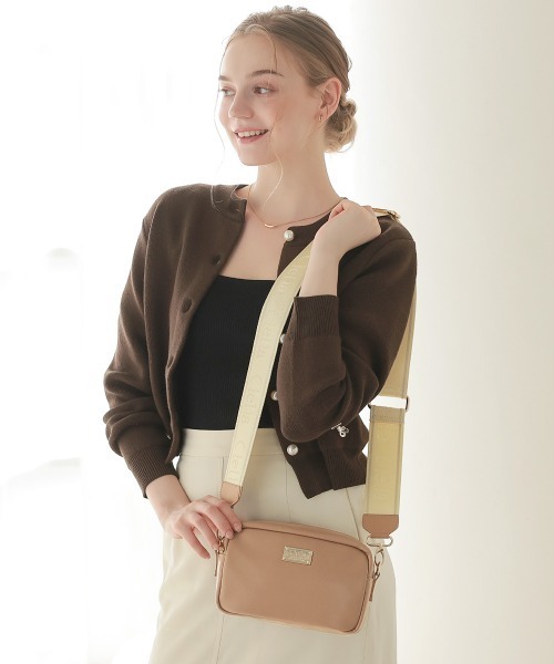 Clelia(クレリア)の「【Serena/セレーナ】2way縦型ショルダーバッグ(ショルダーバッグ・レディース・ブラック/ブラウン/ダークブラウン/ベージュ・ONE SIZE)」の4枚目の写真