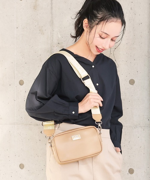 Clelia(クレリア)の「【Serena/セレーナ】2way縦型ショルダーバッグ(ショルダーバッグ・レディース・ブラック/ブラウン/ダークブラウン/ベージュ・ONE SIZE)」の18枚目の写真
