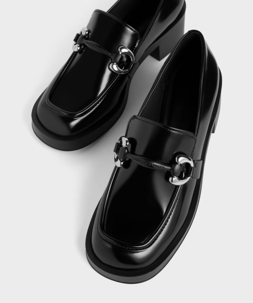 CHARLES & KEITH(チャールズ & キース)の「Catelaya カトレア メタリックアクセントローファーパンプス(ローファー・レディース・オフホワイト/ブラック系その他7/ダークブラウン・23cm/23.5cm/24.5cm/25cm/22.5cm)」の15枚目の写真