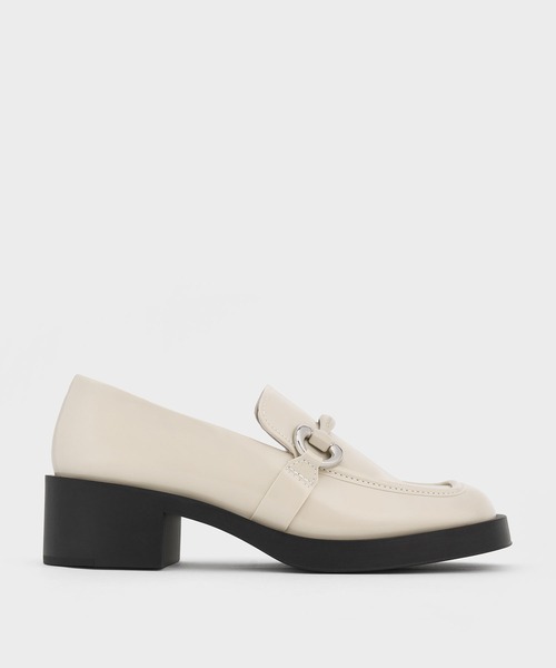 CHARLES & KEITH(チャールズ & キース)の「Catelaya カトレア メタリックアクセントローファーパンプス(ローファー・レディース・オフホワイト/ブラック系その他7/ダークブラウン・23cm/23.5cm/24.5cm/25cm/22.5cm)」の17枚目の写真
