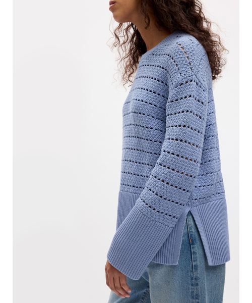 GAP(ギャップ)の「24/7 スプリットヘム クロシェ セーター(ニット/セーター・レディース・ブルー/ベージュ・M/L/XS/S/XL/XXS)」の4枚目の写真