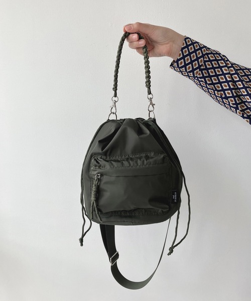 AS KNOW AS plus（アズノゥアズプラス）の「巾着ミリタリーショルダーバッグ（ショルダーバッグ・レディース・ブラック/カーキ/ブラック系/カーキ系・FREE）」の8枚目の写真