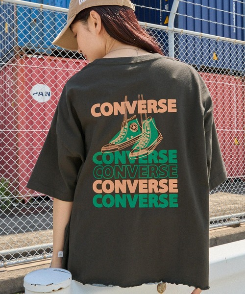 CONVERSE(コンバース)の「CONVERSE/コンバース ロゴ刺繍/シューズバックプリント オーバーサイズヴィンテージライク半袖Tシャツ(Tシャツ/カットソー・レディース・ホワイト系/オフホワイト/ブラック系/スミクロ・M)」の4枚目の写真