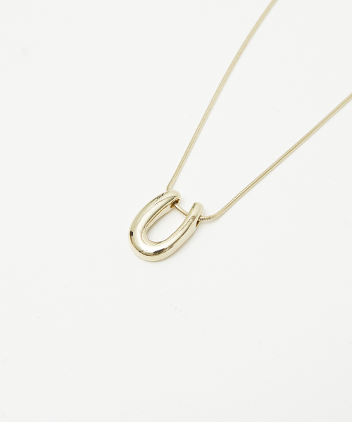 abahouse mavie（アバハウスマヴィ）の「ホースシューチェーンネックレス（ネックレス・レディース・ゴールド/シルバー・フリー）」の5枚目の写真