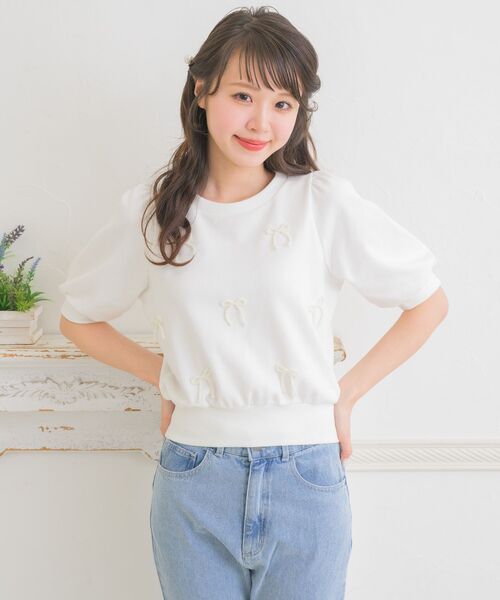 ems excite(エムズエキサイト)の「パールリボントレーナー(Tシャツ/カットソー・レディース・ピンク/ライトブルー/オフホワイト・FREE)」の22枚目の写真