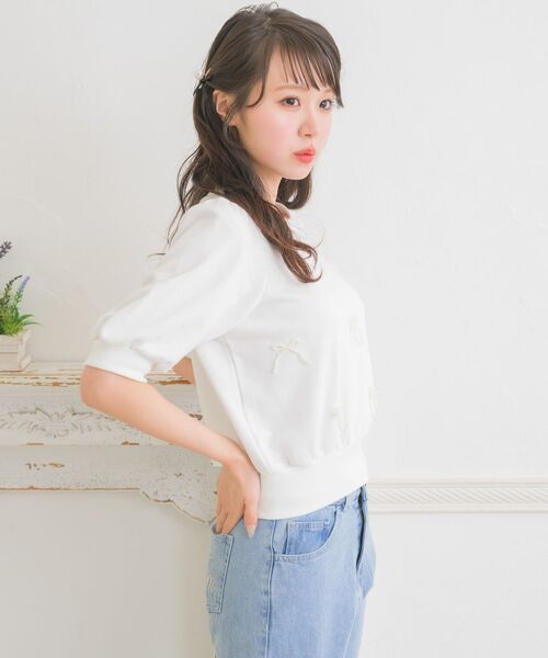 ems excite(エムズエキサイト)の「パールリボントレーナー(Tシャツ/カットソー・レディース・ピンク/ライトブルー/オフホワイト・FREE)」の20枚目の写真