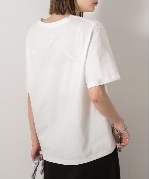 ad thie(アドティエ)の「クルーネック ロゴプリントTシャツ(Tシャツ/カットソー・レディース・ホワイト×ブラック/ホワイト×グリーン/ブラック/ブルー/チャコール・FREE)」の12枚目の写真