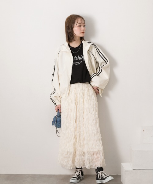 ad thie(アドティエ)の「クルーネック ロゴプリントTシャツ(Tシャツ/カットソー・レディース・ホワイト×ブラック/ホワイト×グリーン/ブラック/ブルー/チャコール・FREE)」の20枚目の写真