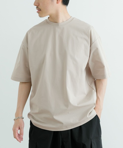 ITEMS URBANRESEARCH（アイテムズ アーバンリサーチ）の「速乾×冷感 高機能天竺 Tシャツ（Tシャツ/カットソー・メンズ・ブラック/ベージュ/ホワイト・MEDIUM/LARGE）」の16枚目の写真