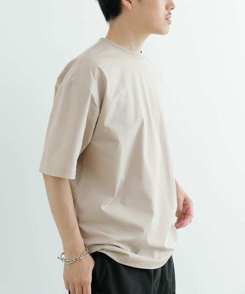 ITEMS URBANRESEARCH（アイテムズ アーバンリサーチ）の「速乾×冷感 高機能天竺 Tシャツ（Tシャツ/カットソー・メンズ・ブラック/ベージュ/ホワイト・MEDIUM/LARGE）」の18枚目の写真