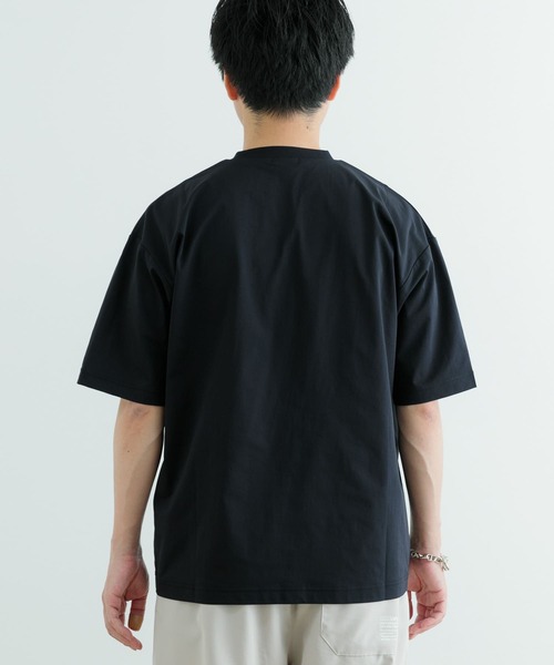 ITEMS URBANRESEARCH（アイテムズ アーバンリサーチ）の「速乾×冷感 高機能天竺 Tシャツ（Tシャツ/カットソー・メンズ・ブラック/ベージュ/ホワイト・MEDIUM/LARGE）」の22枚目の写真