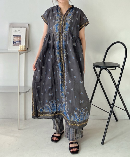 AS KNOW AS plus（アズノゥアズプラス）の「◎パネル柄彩りギャザーワンピ―ス（ワンピース・レディース・ネイビー系/グリーン系/イエロー/チャコールグレー・FREE）」の2枚目の写真